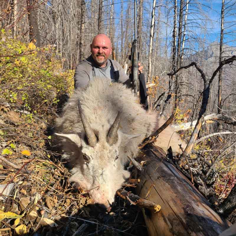 mountain-hunter-in-british-columbia